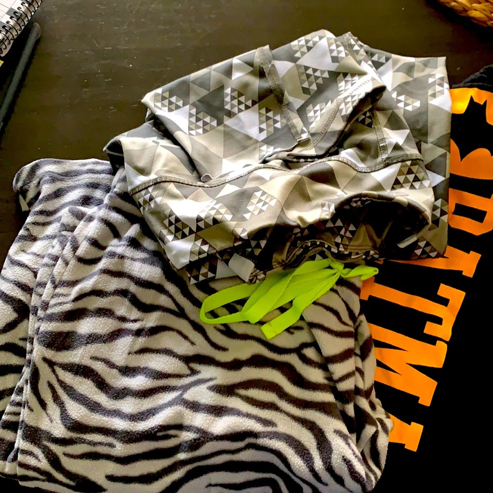 3-pack of plus sized loungewear